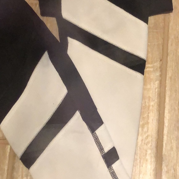 SO Yoga High-rise Legging - Picture 3 of 4